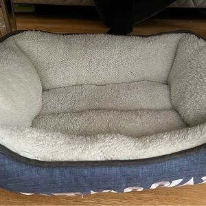 NEW Pet Bed 🛌 New With Tags
